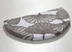 Badgarnitur mit Ginkgoblätter-Motiv