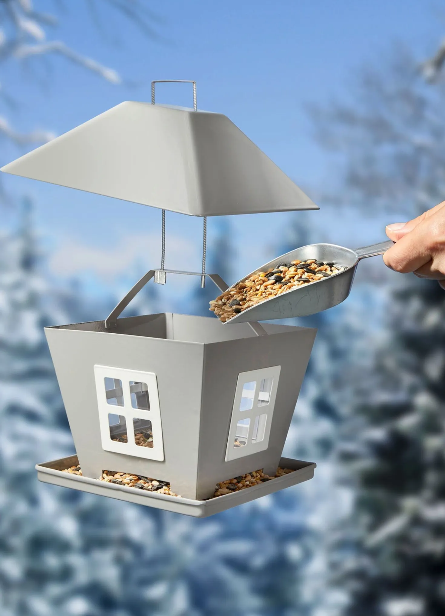 Futterhaus mit LED-Beleuchtung