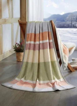 Hautsympathische Schlafdecke mit Veloursbandeinfassung