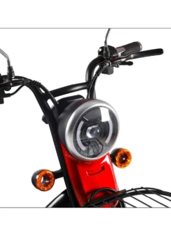 3-Rad Elektromobil im Stil eines Kompaktrollers