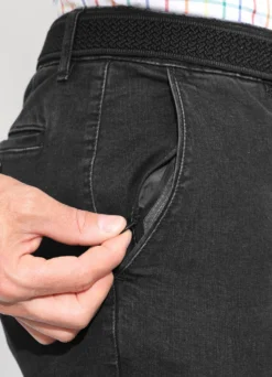 Superstretch-Jeans von "Suprax" mit Gürtel