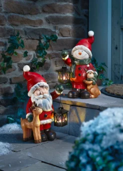 Weihnachtsfigur mit Laterne